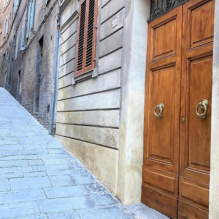 Apartamento Casa Stella- A Due Passi Dal Corso Di Siena Exterior foto