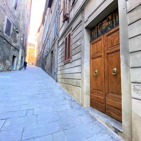 Apartamento Casa Stella- A Due Passi Dal Corso Di Siena Exterior foto