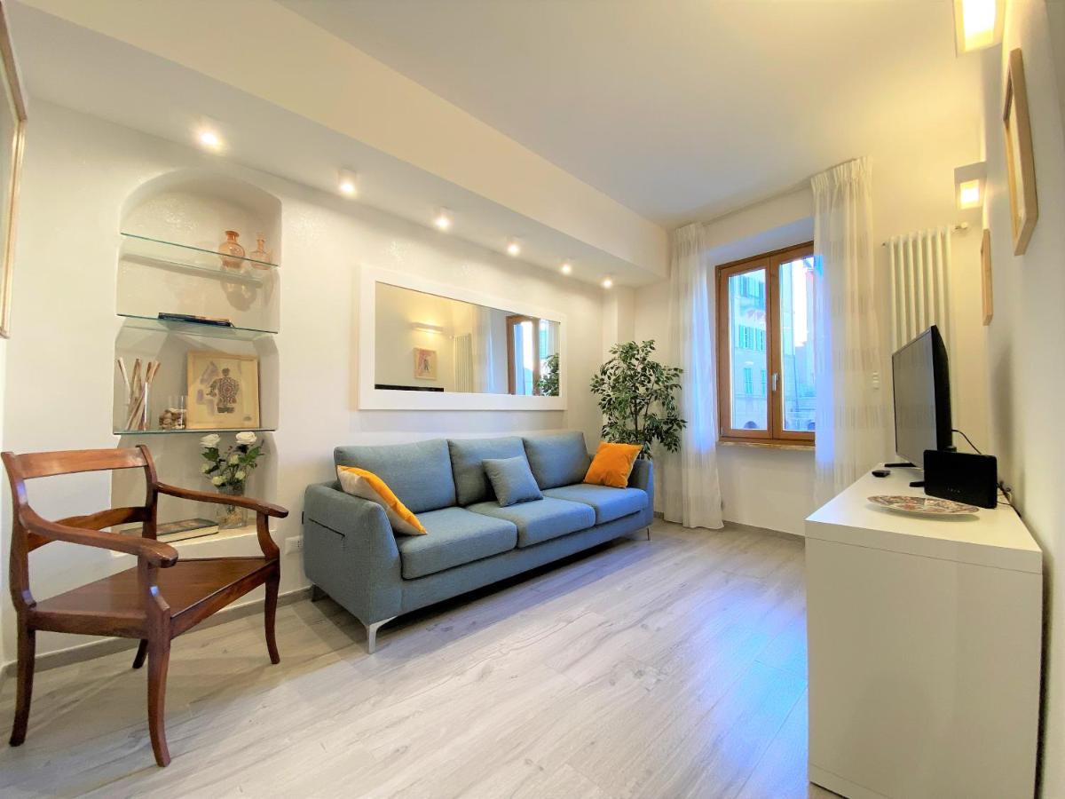 Apartamento Casa Stella- A Due Passi Dal Corso Di Siena Exterior foto