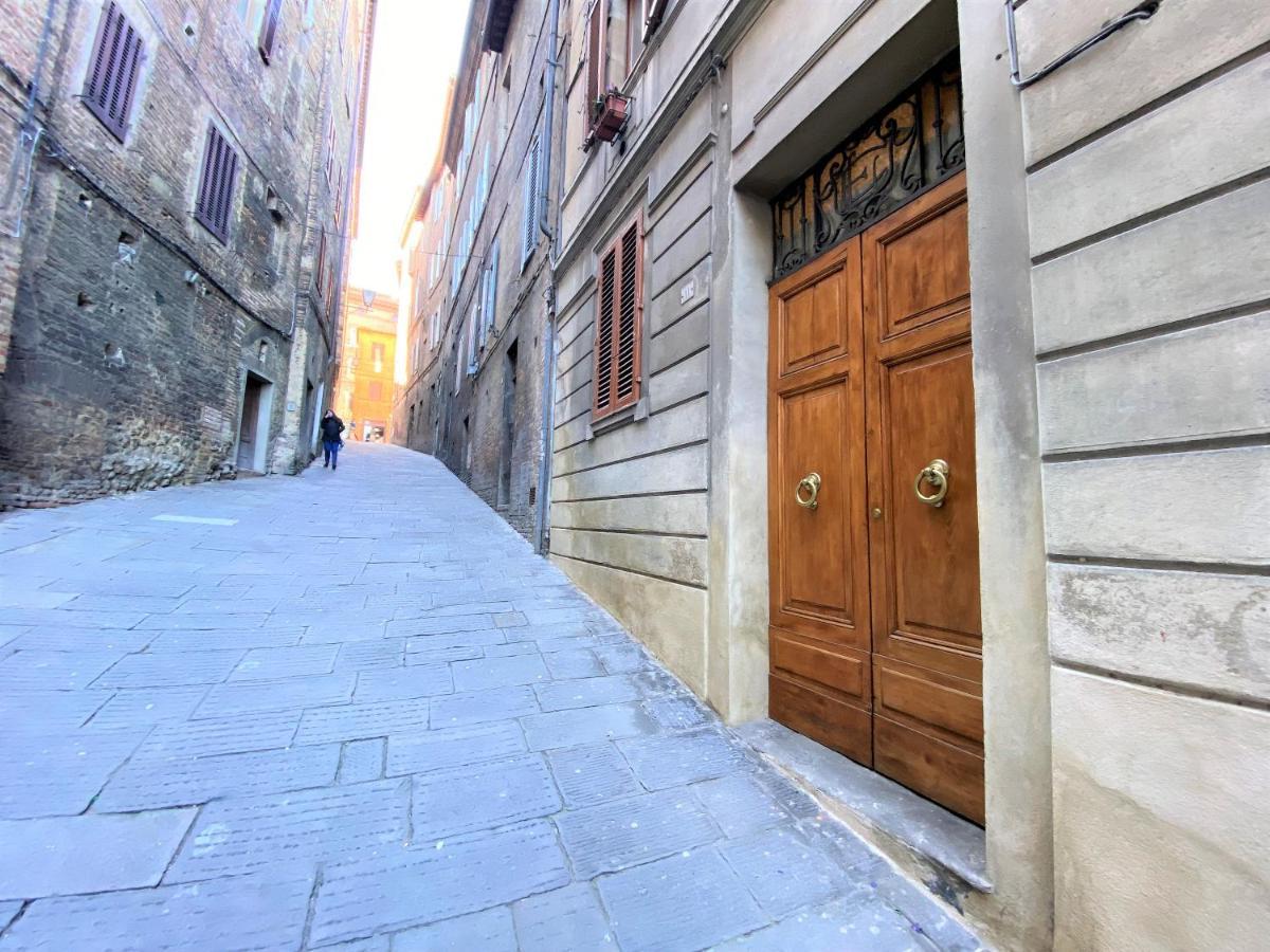 Apartamento Casa Stella- A Due Passi Dal Corso Di Siena Exterior foto